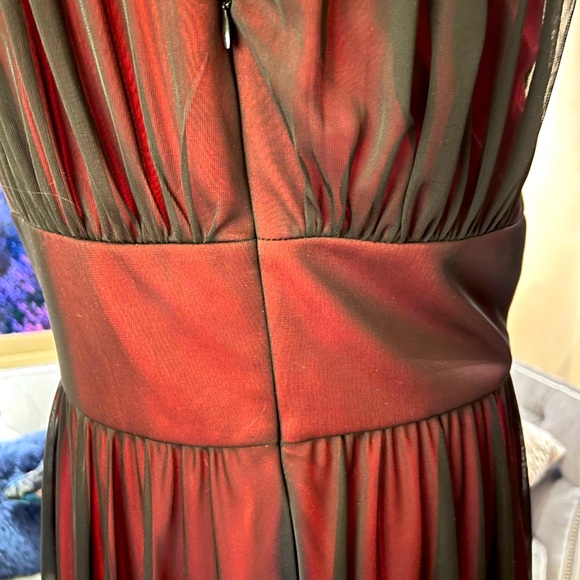 Sleeveless Cocktail Dress by Jessica Howard.  Woman’s size 8. - Picture 7 of 9